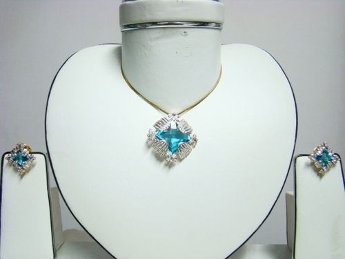 Blue Topaz Pendant Set