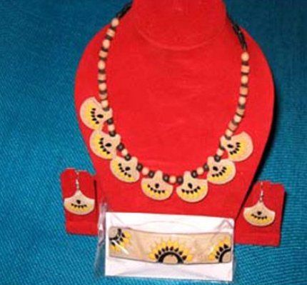 Handmade Terracotta Necklace Set Gender: Women