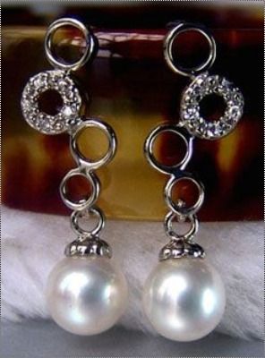 Ladies Designer Pearl Earring