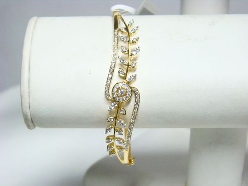 Fashion Designer Ladies Diamond Bracelet