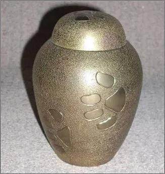 Designer Handcrafted Brass Urn Size: Various Sizes Are Available