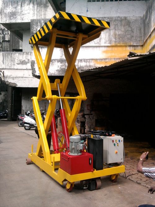 Hydraulic Scissor Lift - 500 to 2000 kg Capacity, 1200x610 to 2500x1800 mm Platform Dimensions, Safe and Efficient Material Handling