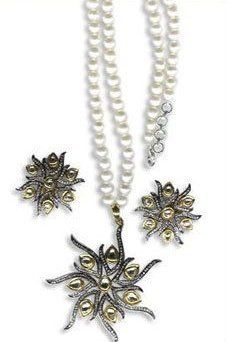 Victorian Imitation Necklace Set