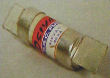 STTAGERED TYPE HRC FUSE LINKS