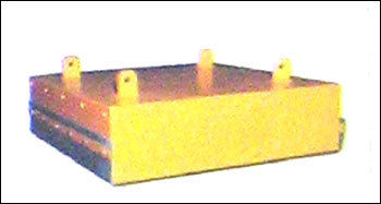 SUSPENDED PERMANENT MAGNET