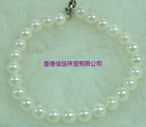 White Freshwater Pearls Bracelet