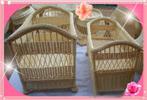 Rattan Infants Bed