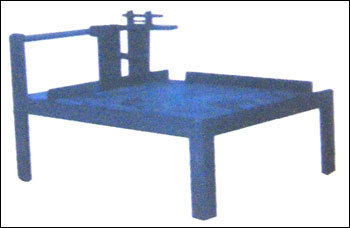 CUTTING TABLE