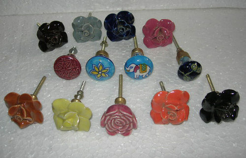 CERAMIC KNOBS