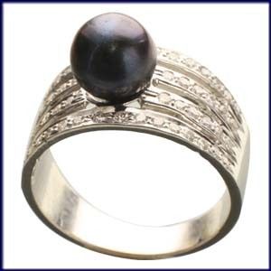 White Gold Ring With Studded Black Pearl