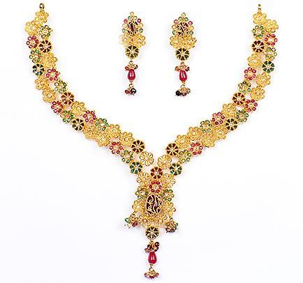 Ladies Gold Necklace Set