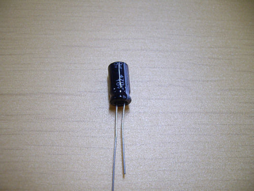 Aluminum Electrolytic Capacitor 470/10