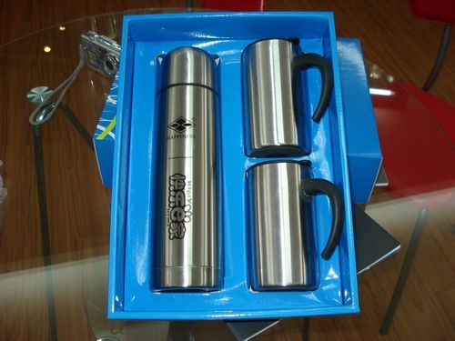 Stainless Steel Vacuum Flask And Auto Mug Set