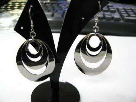 Metal Fashion Earrings For Ladies Gender: Women