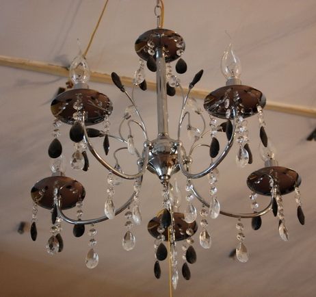 Chandelier With Shiny Look Application: Hotel