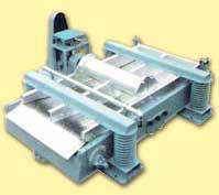 Sturdy Design Vibrating Screen Machine