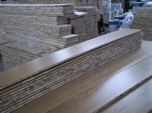 Various Colors Are Available Multi Layer Solid Wood Flooring