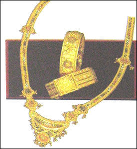 Ladies Gold Necklace