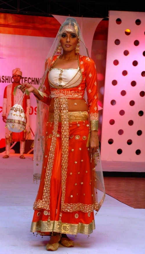 Bridal Lehnga at Best Price in Gurugram, Haryana