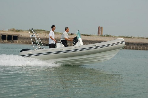RIB Boat BM520 - 520cm Length, 52cm Tube Diameter, Double FRP Floor | 5 Air Chambers, 9 Passenger Capacity, Durable Tubes, Stable Ride