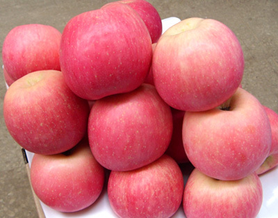 Fresh Fuji Apple - A Grade, Mixed Grades Available | Red Color, Various Sizes 32-163, Freshness Protected Packaging