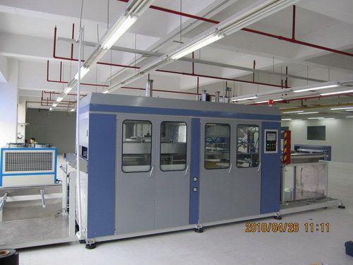 Automatic Computer Memory Temperature Servo Vacuum Forming Machine