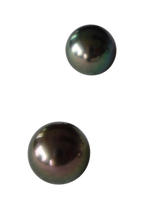 Tahitian Pearls With Peacock Overtone