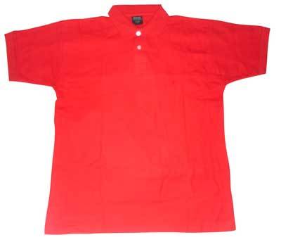 लाल रंग की टी-शर्ट 