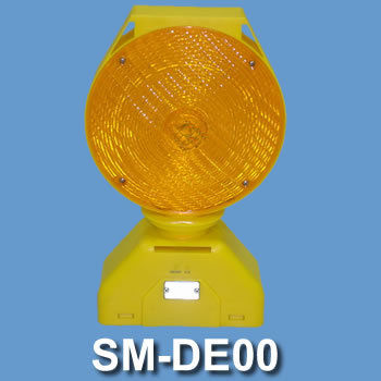 Solar Warning Light - High Impact Polypropylene Housing, Rechargeable Battery, 1000m Viewing Distance | Class L6 EN Certification, Automatic Operation, High Intensity LEDs