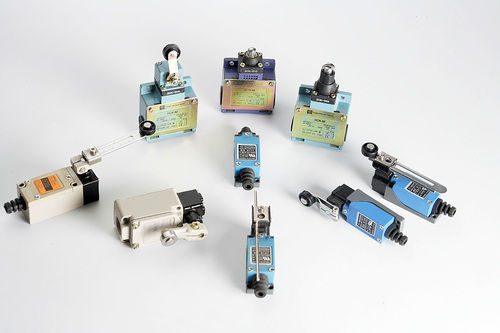 Limit Switches - XCK-M Series & ME Series | Compact, Reliable, Flexible Operation for AC & DC Control Up to 500V/600V, 10A