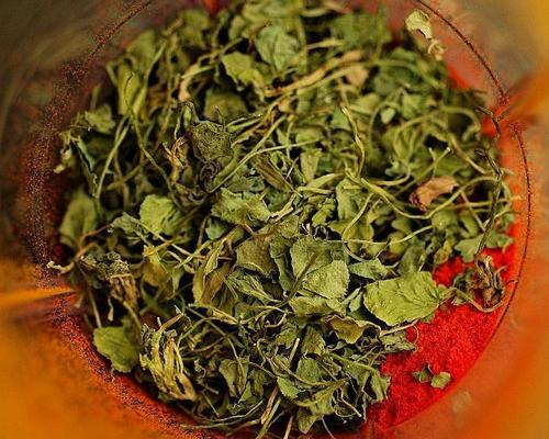 Dehydrated Coriander Leaves