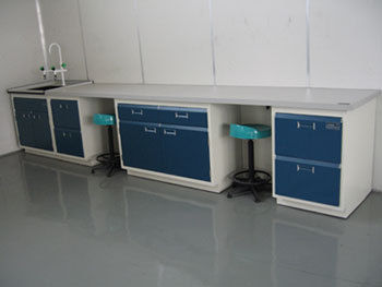 Laboratory Instrument Table