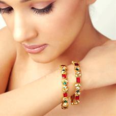 Bangle Made In Red Quartz And Green Onyx/Kundan