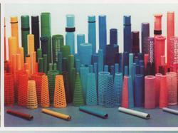 खाली बॉबिन और शंकु