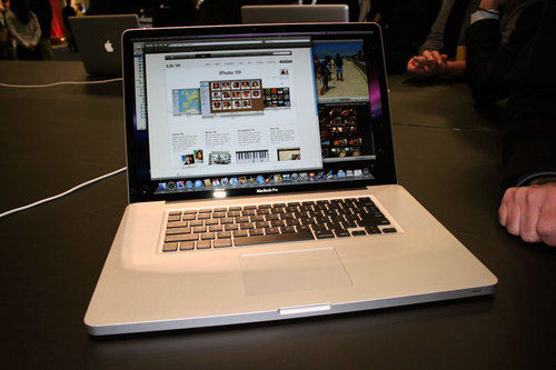 Macbook Pro 17 Laptop