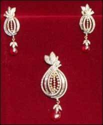 HS 35 पेंडेंट सेट