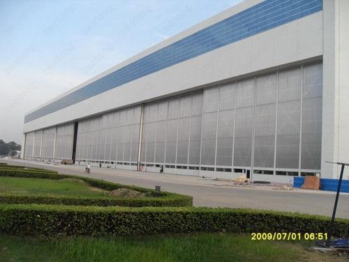 Fabric Lifting Hangar Door