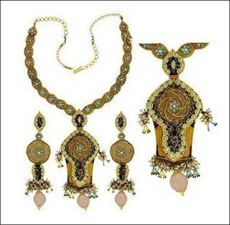 Gold Three-Piece Necklace Set