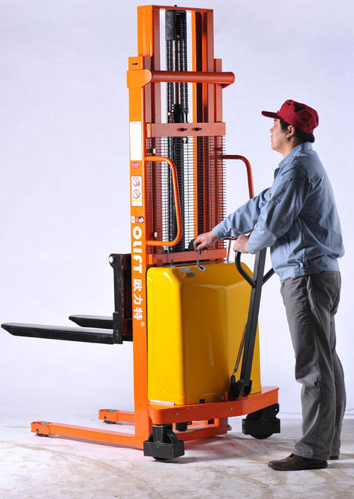 Semi-Electric Stacker Ts2020