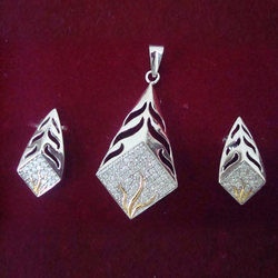 Pendant Set