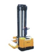 Electric Straddle Stacker