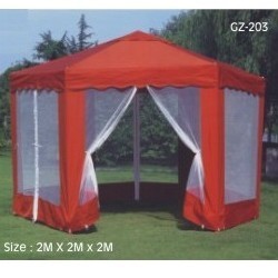 फैंसी कैम्पिंग टेंट और गज़ेबोस