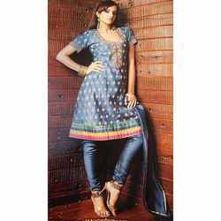 Crepe Salwar Kameez