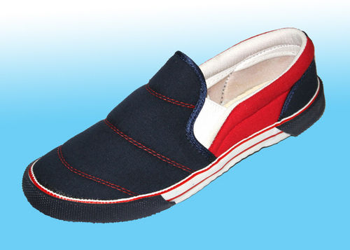 kickers sport shoes