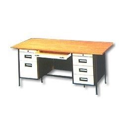 Computer Table Cas No: 89-61-2