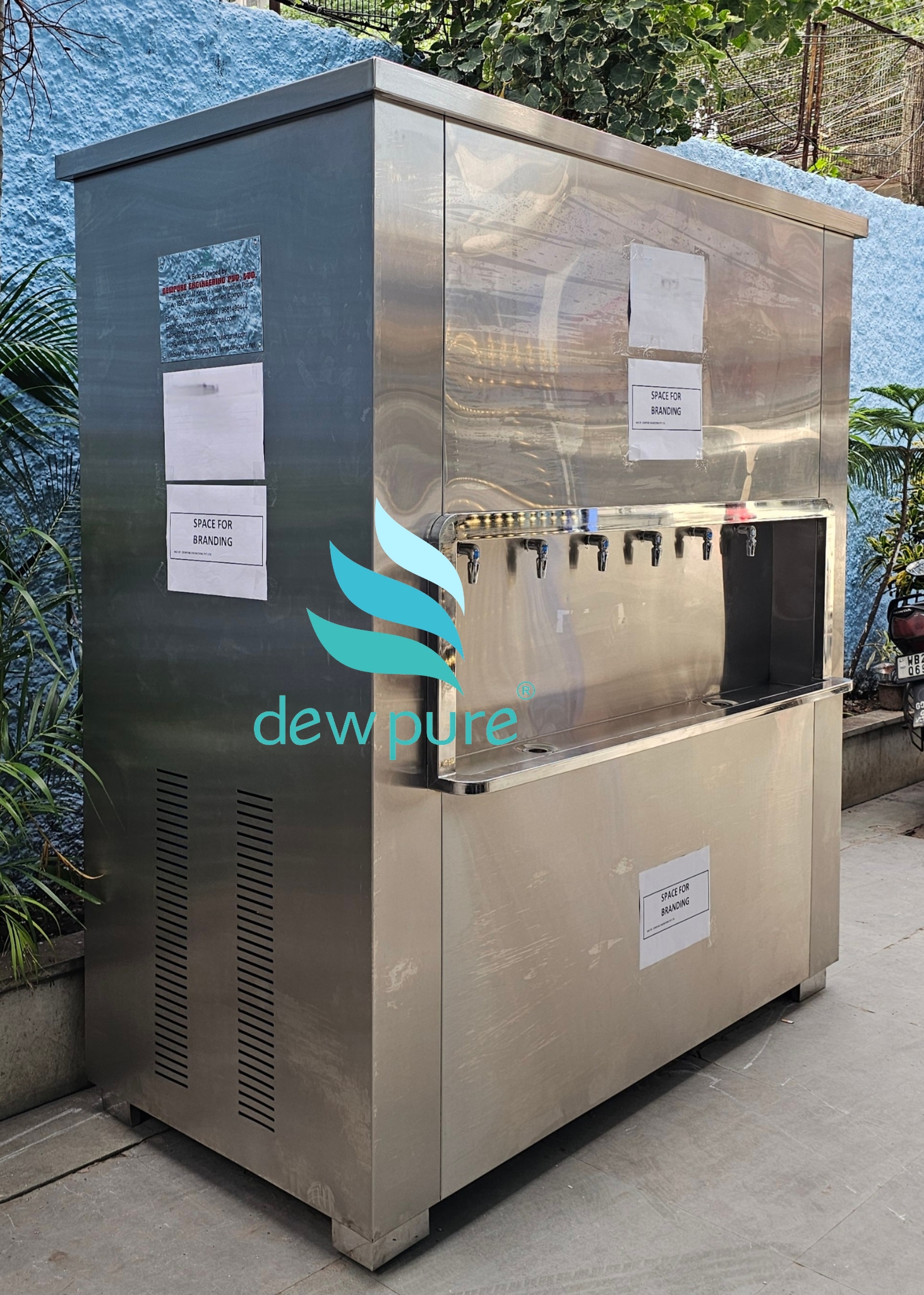 Water Vending Machine - Stainless Steel, 100-500 LPH Capacity | High Efficiency, Low Noise, Customizable RO Filtering