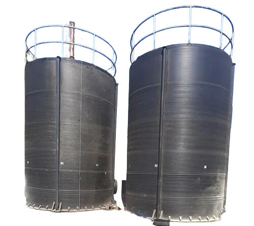 Industrial Cylindrical Tanks - Color: Silver