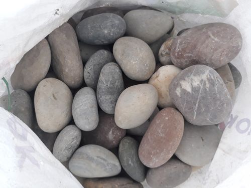 Round River Tumble And Pebbles Stone For Showpiece Decoration Garden Used - Artificial Stone Type: Solid Surface