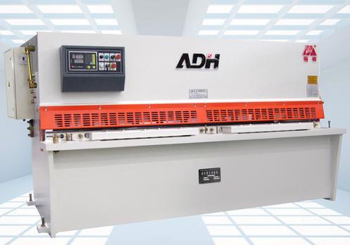 Sheet Metal Bending Machine - 100T/4000 Capacity | Double Cylinder Control, Mechanical Torque Synchronization, Digital Display Options, Hydraulic Integrated System, Low-Voltage Electrical Equipment, Imported Sealing Enclosure, High-Precision Components