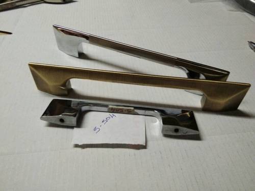 White Metal Cabinet Handles (S 504)